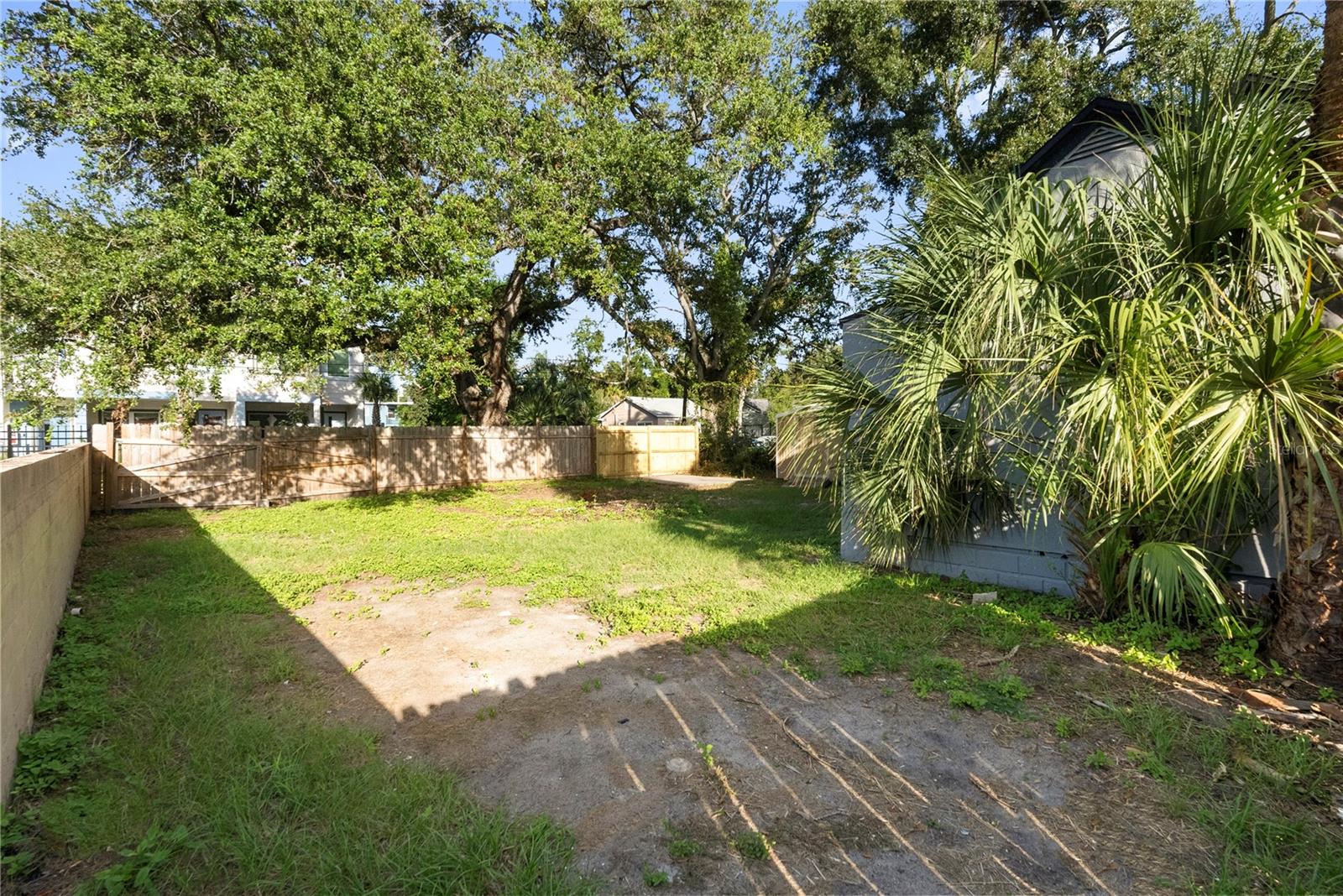 1757 QUEEN ST S — photo 40