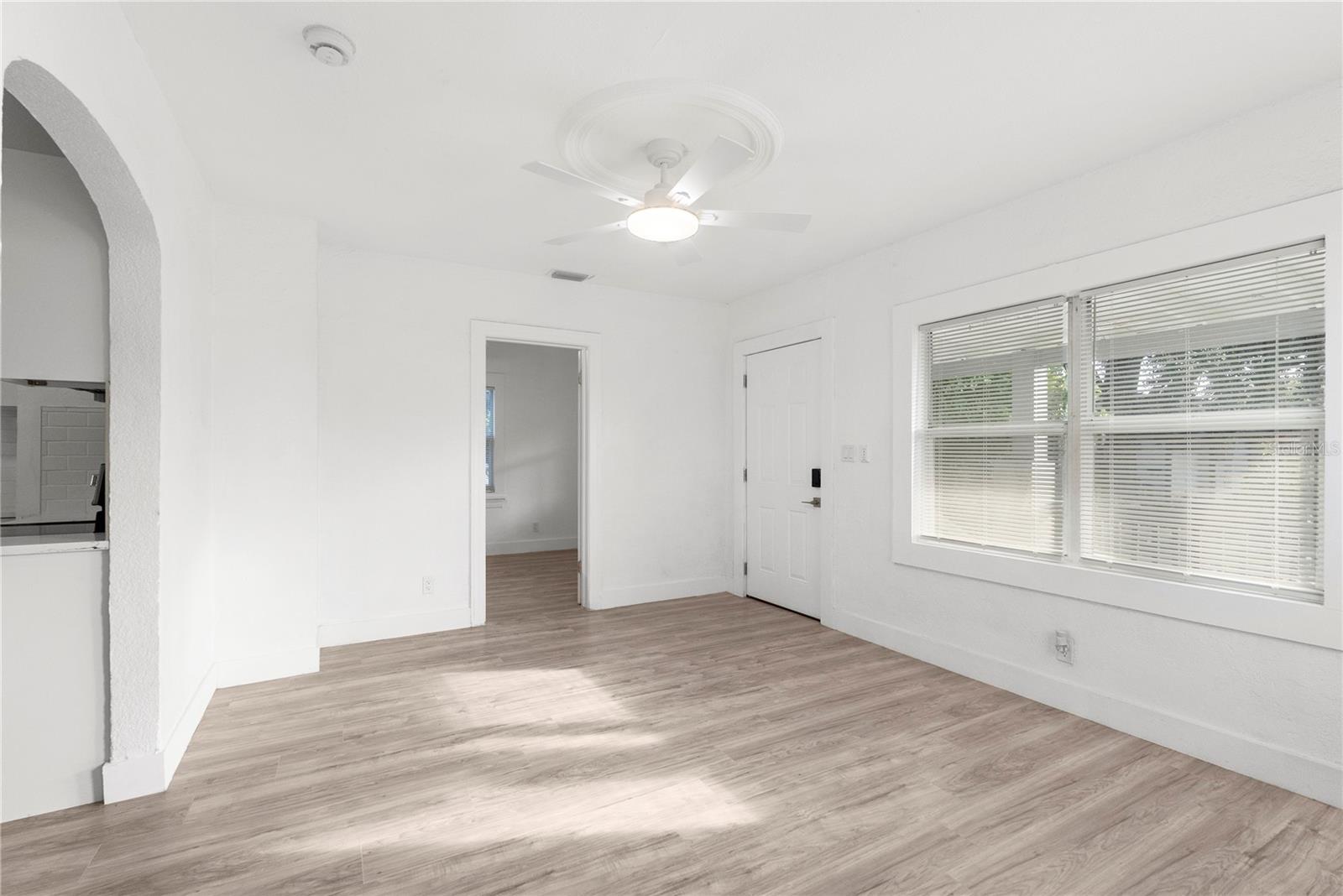 1757 QUEEN ST S — photo 12