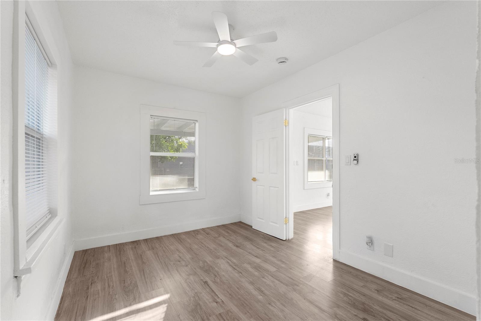 1757 QUEEN ST S — photo 18