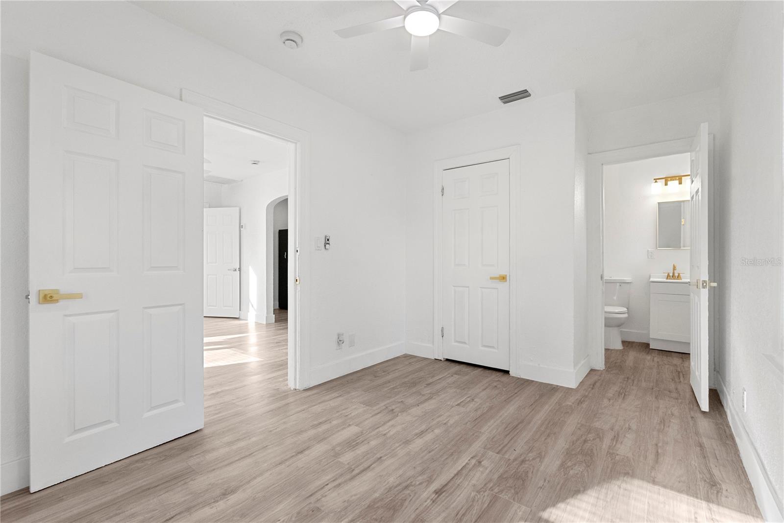 1757 QUEEN ST S — photo 17