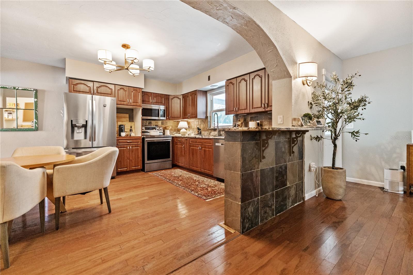 3912 W CLEVELAND ST — photo 9