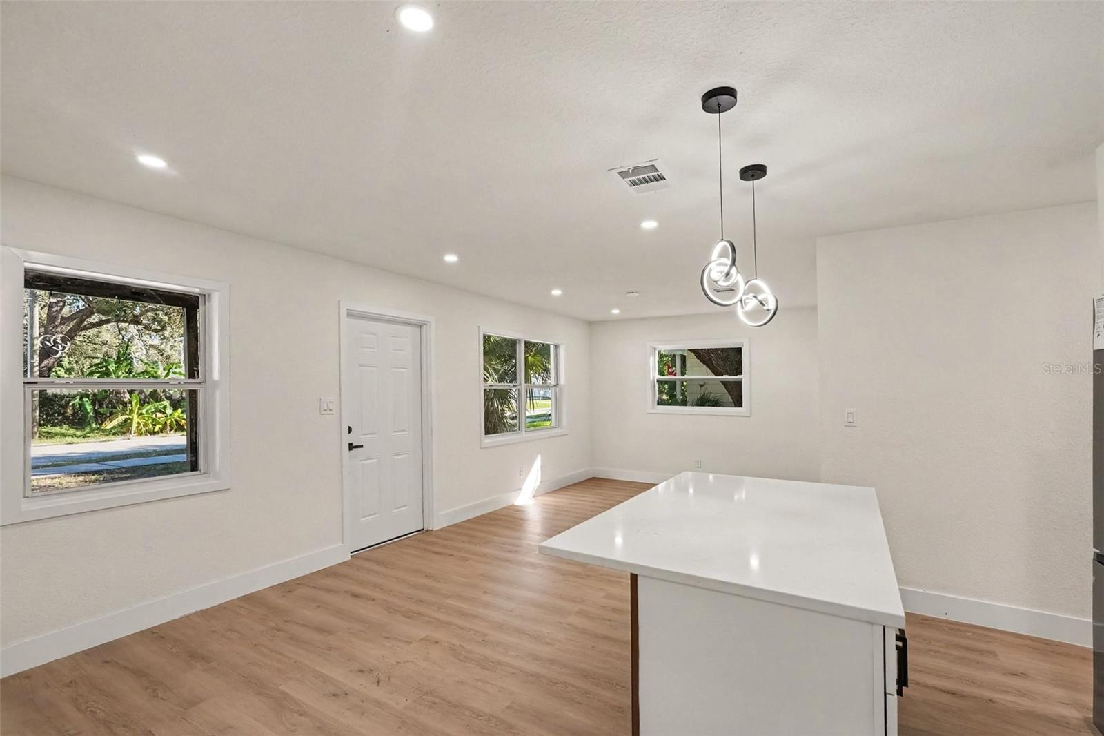 3306 W WYOMING AVE — photo 3