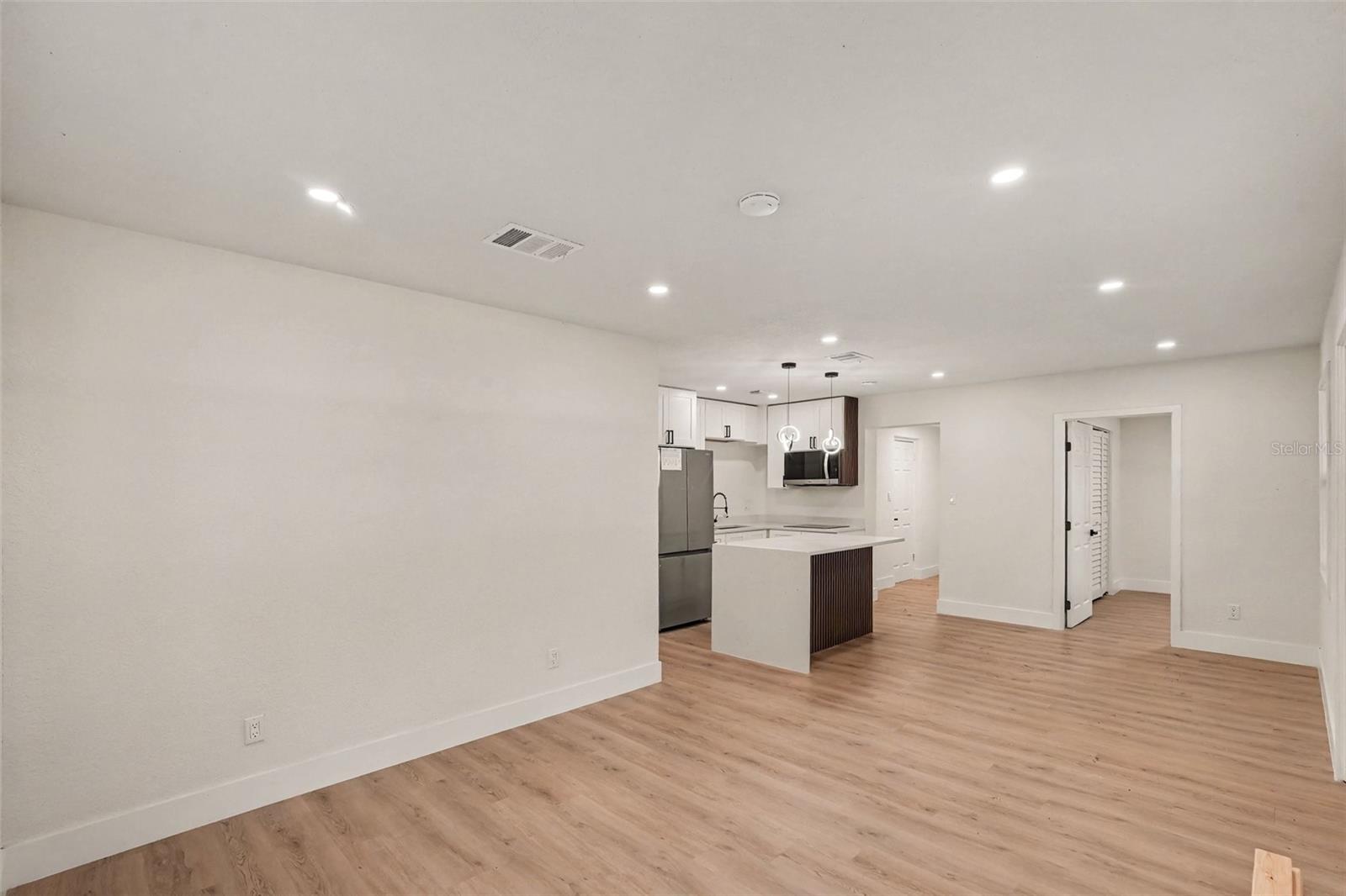 3306 W WYOMING AVE — photo 4