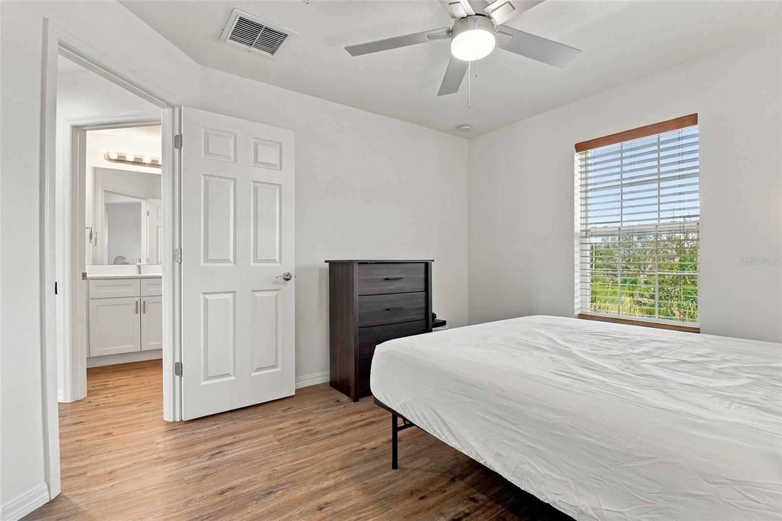 2537 6TH AVENUE DR E — photo 18