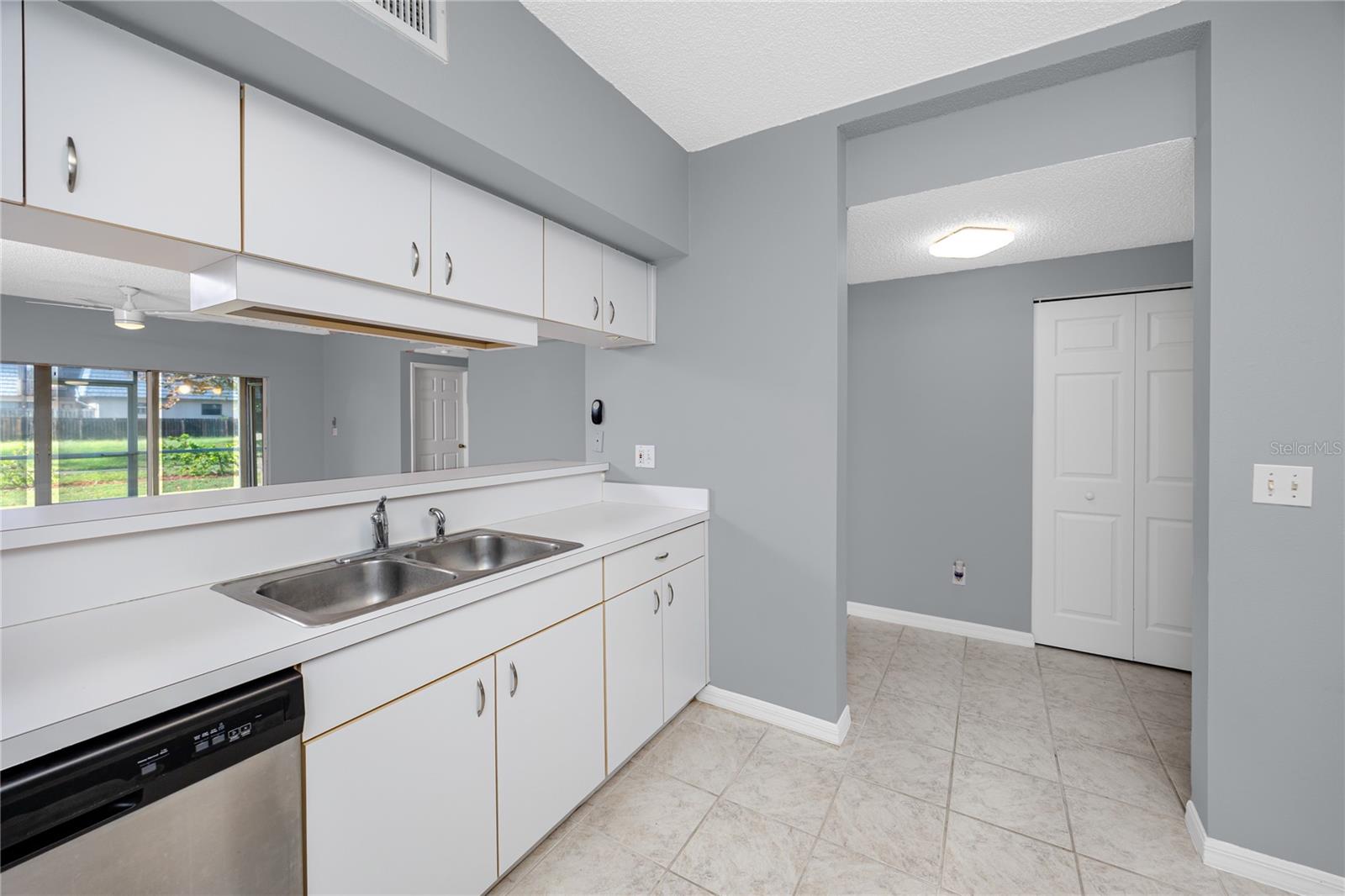 14460 MARINA WAY #11 — photo 9