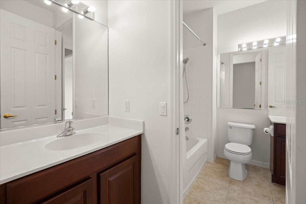 7002 PROSPERITY CIR #701 — photo 32