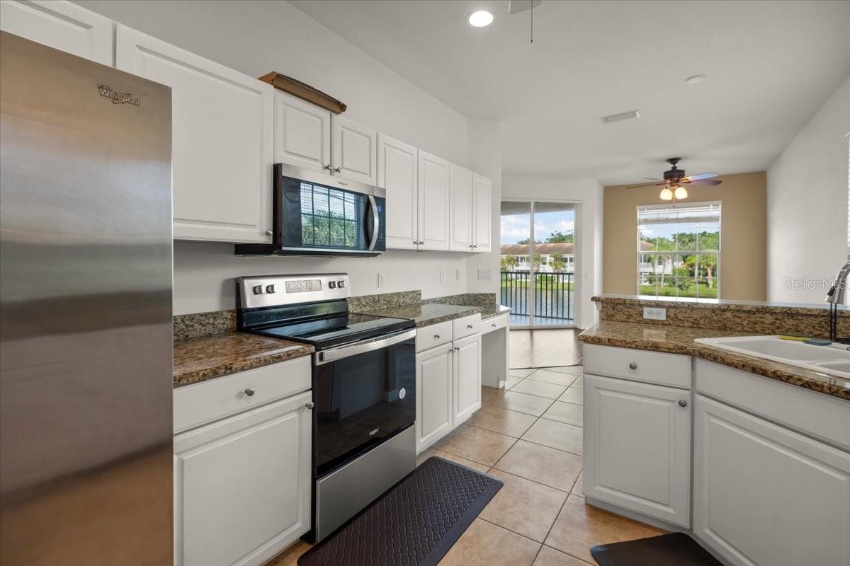 7002 PROSPERITY CIR #701 — photo 4