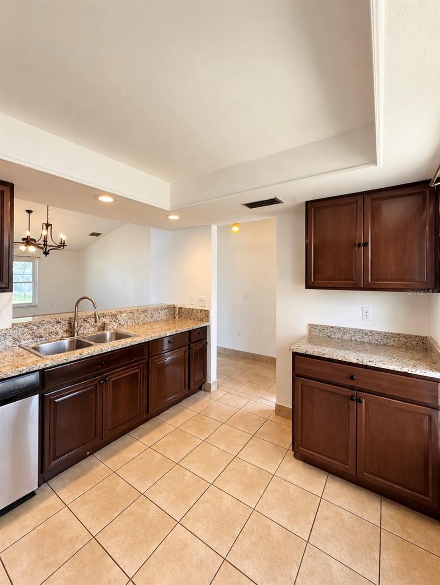 2034 SHEFFIELD CT — photo 9