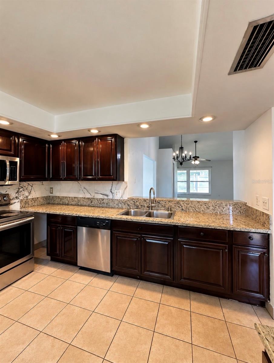 2034 SHEFFIELD CT — photo 7