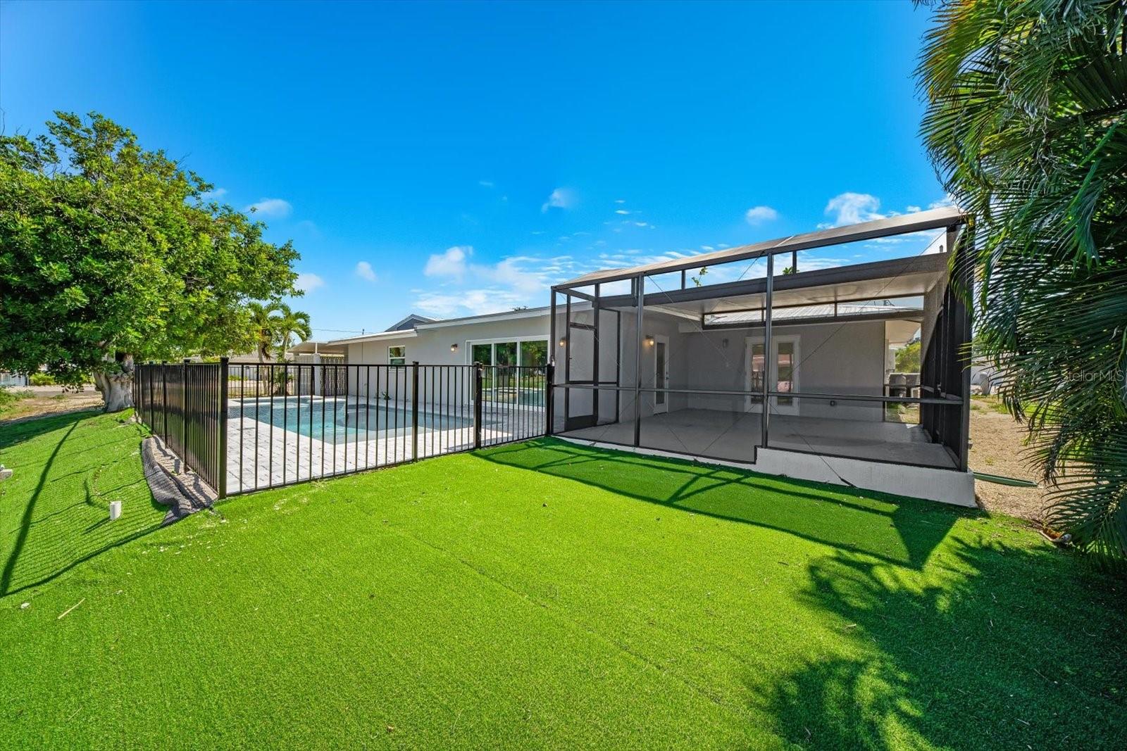10304 KINGFISHER RD W — photo 60