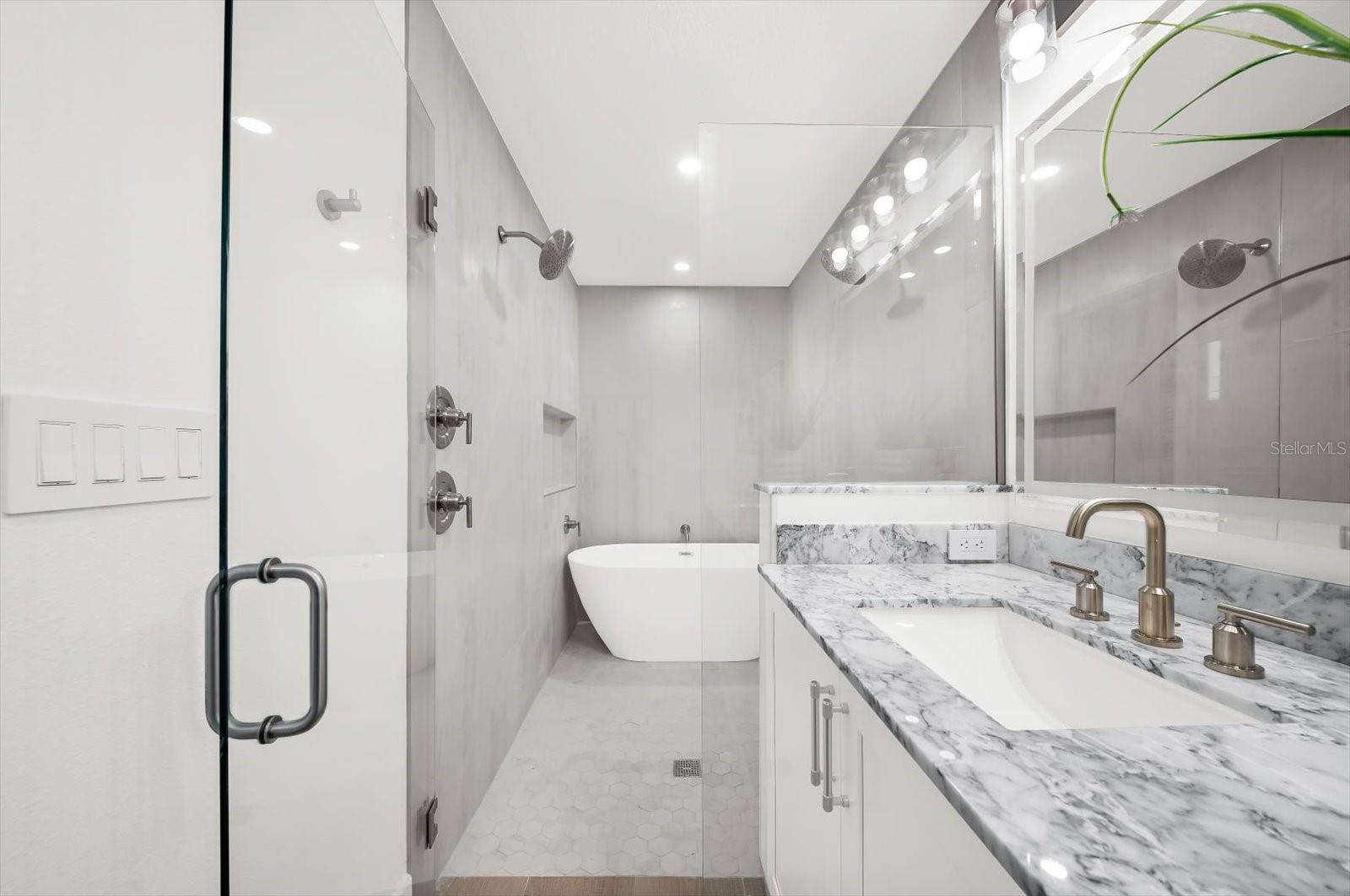10304 KINGFISHER RD W — photo 36