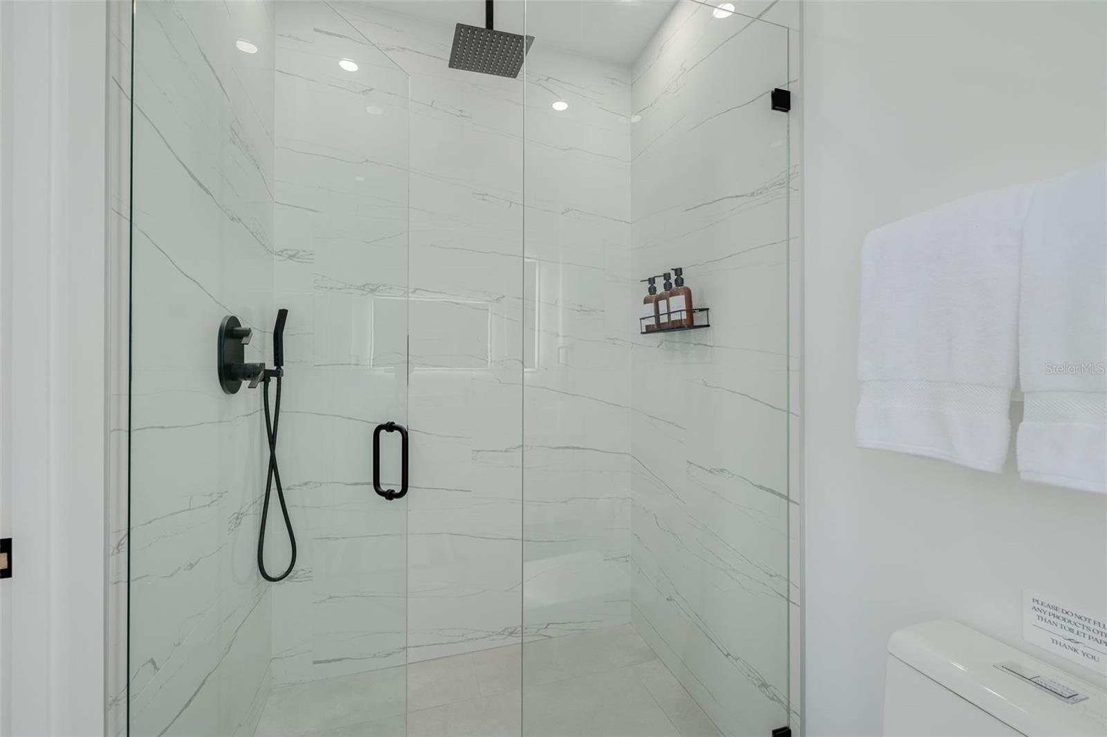 7609 DEEDRA CIR — photo 37