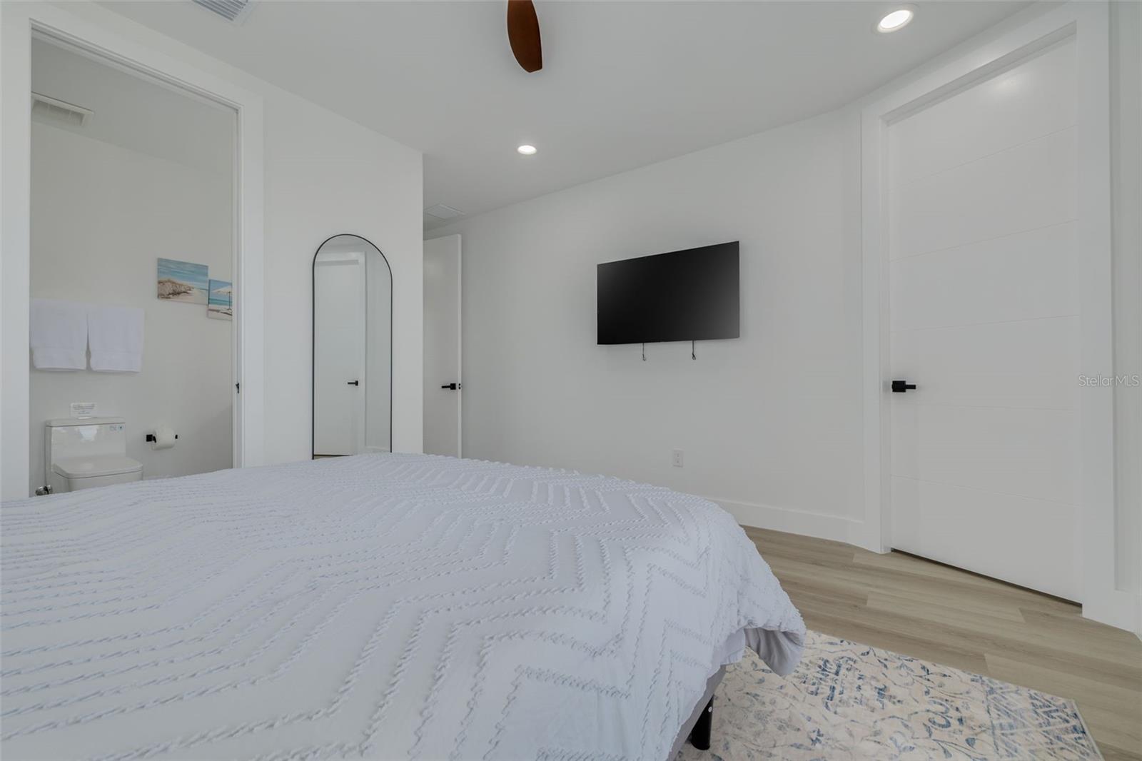 7609 DEEDRA CIR — photo 35