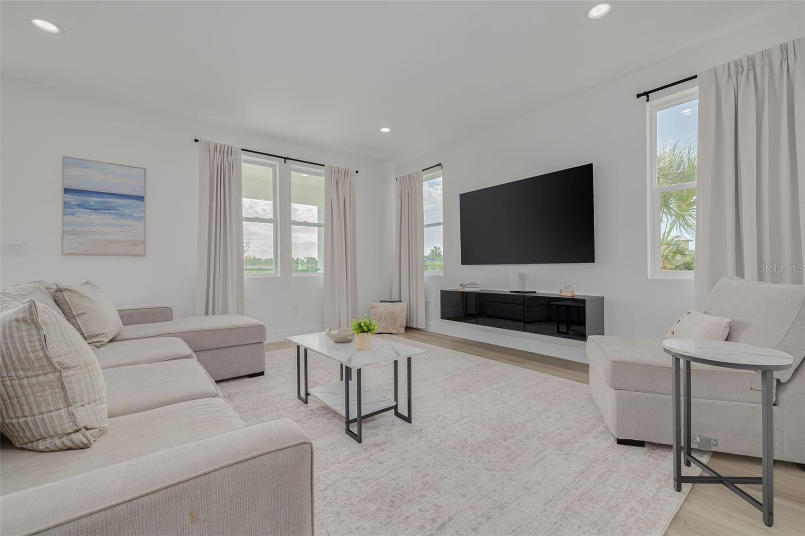 7609 DEEDRA CIR — photo 10