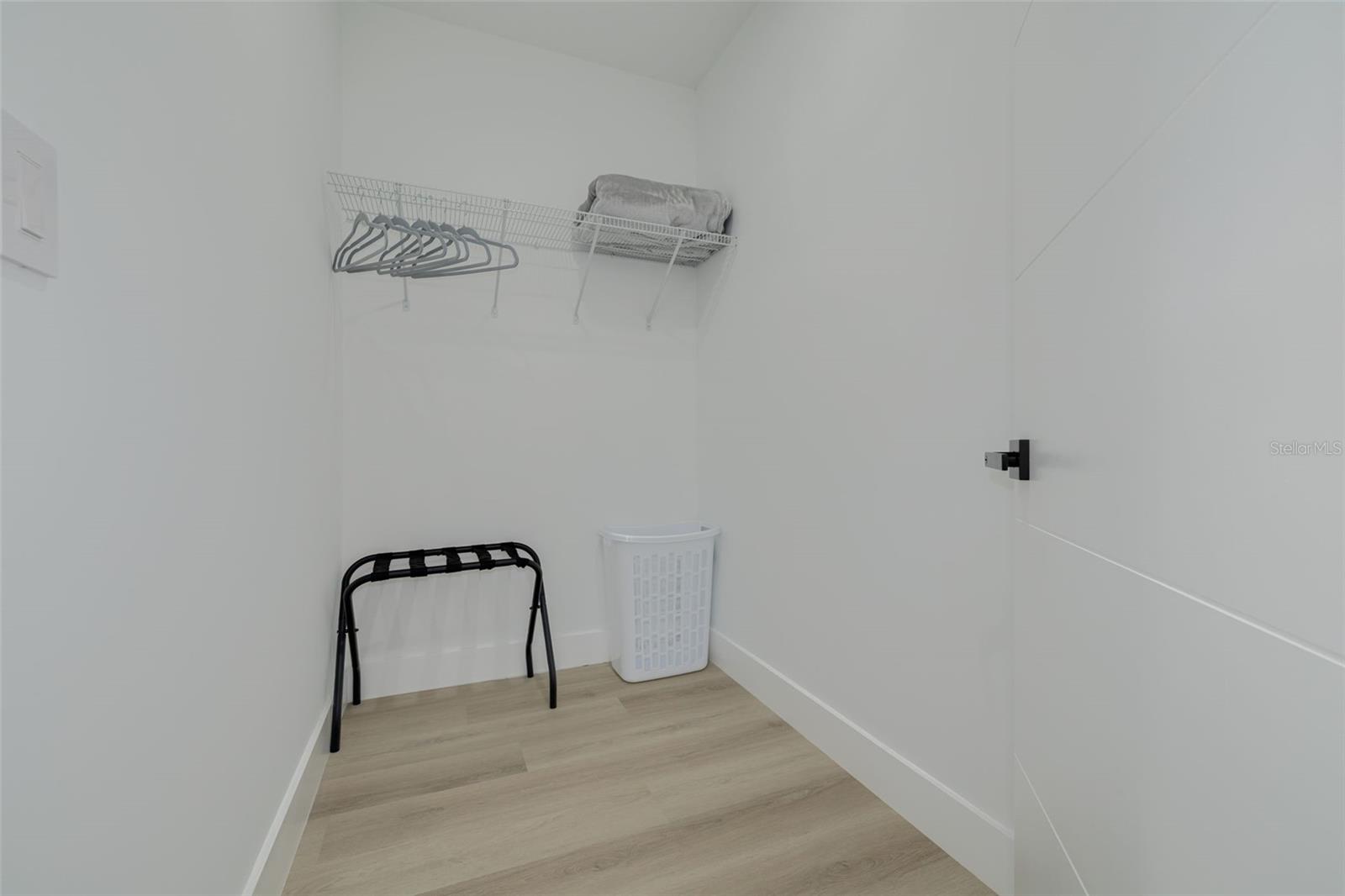 7609 DEEDRA CIR — photo 38