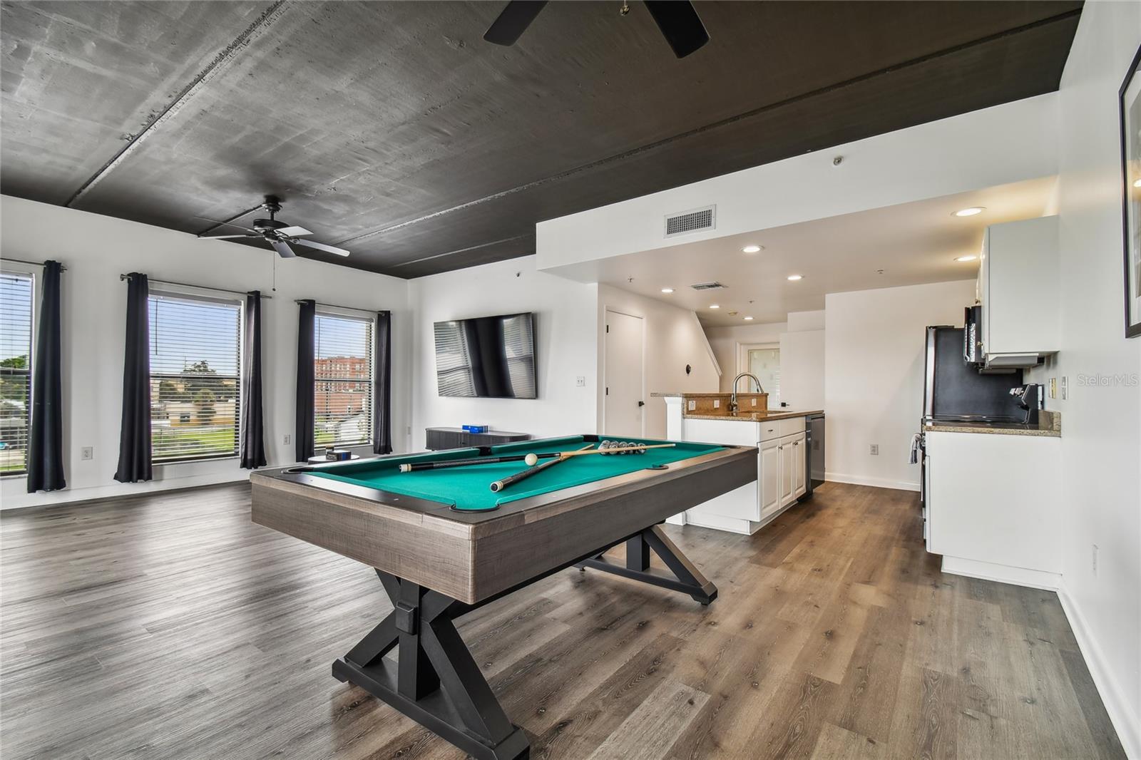 1621 E 4TH AVE #306 — photo 40