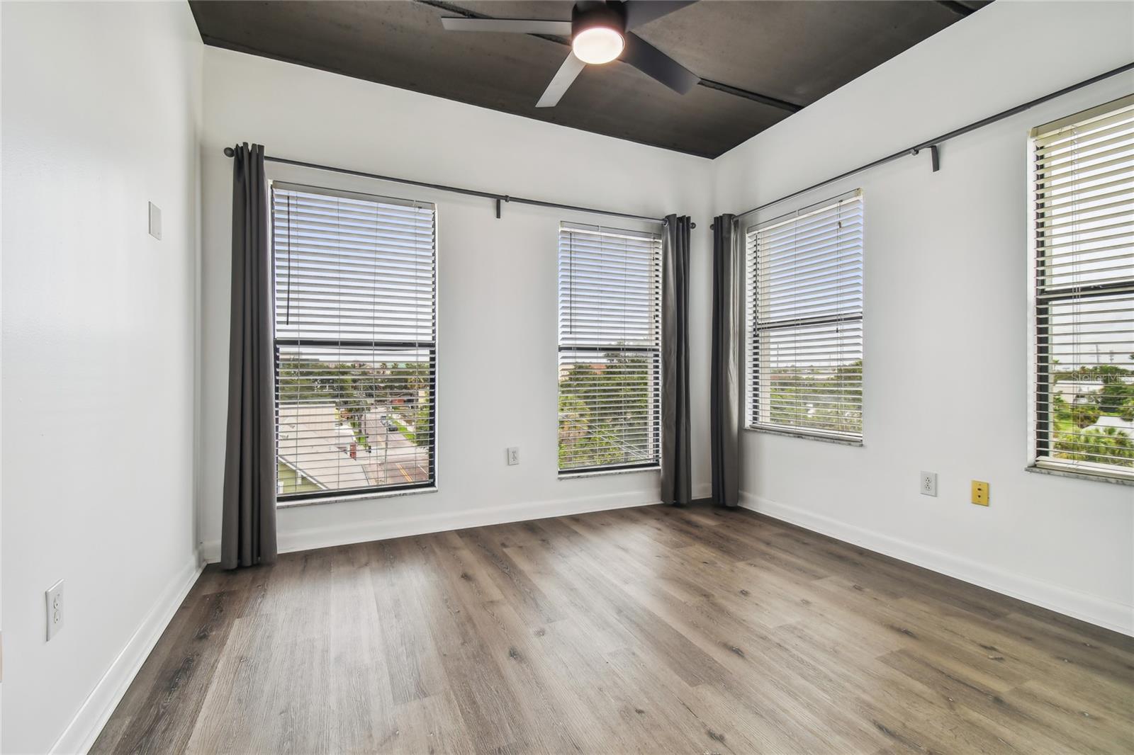 1621 E 4TH AVE #306 — photo 15