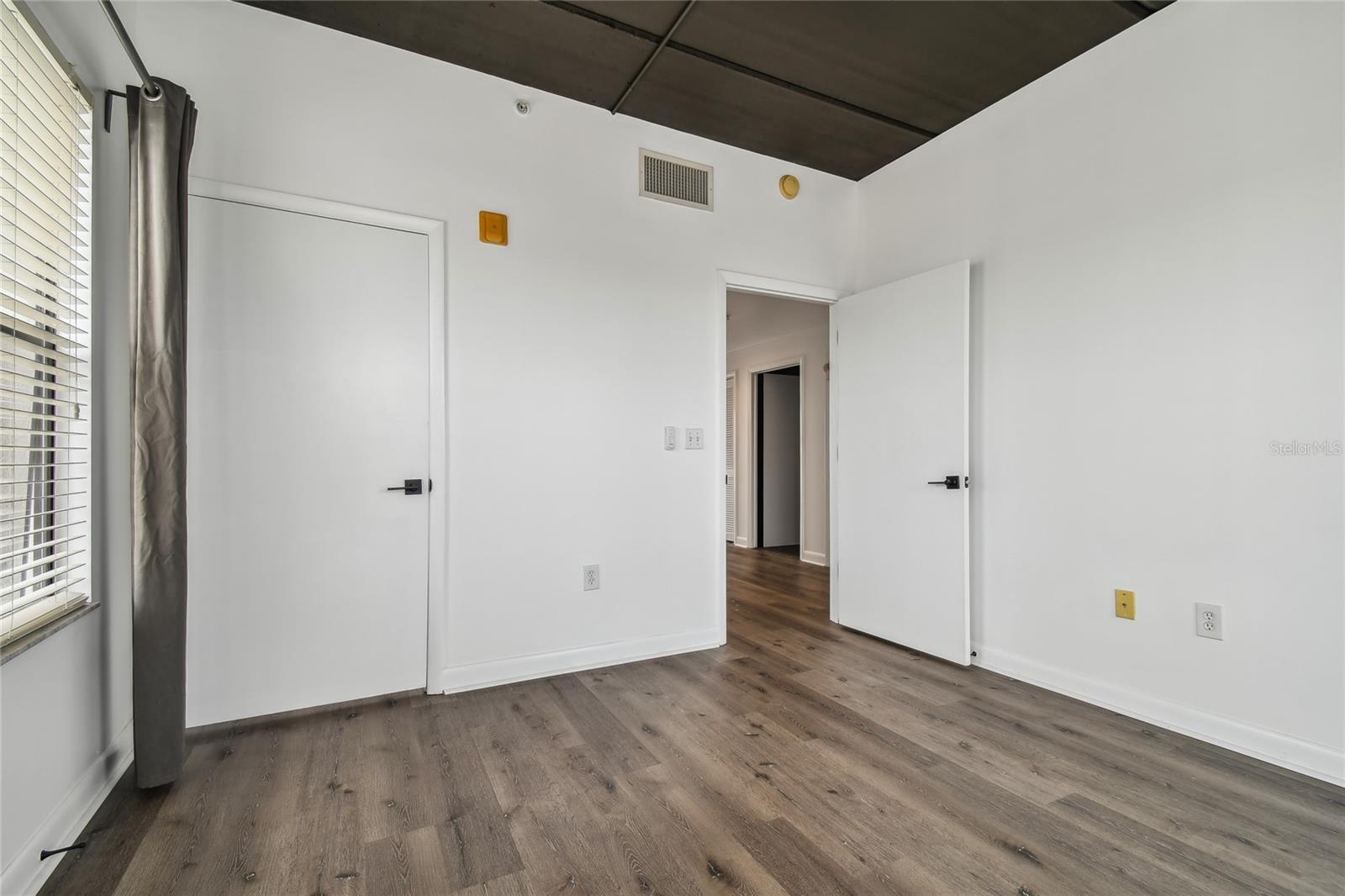 1621 E 4TH AVE #306 — photo 19