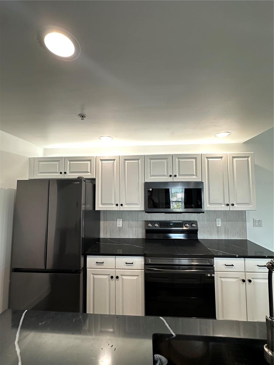 1621 E 4TH AVE #306 — photo 38