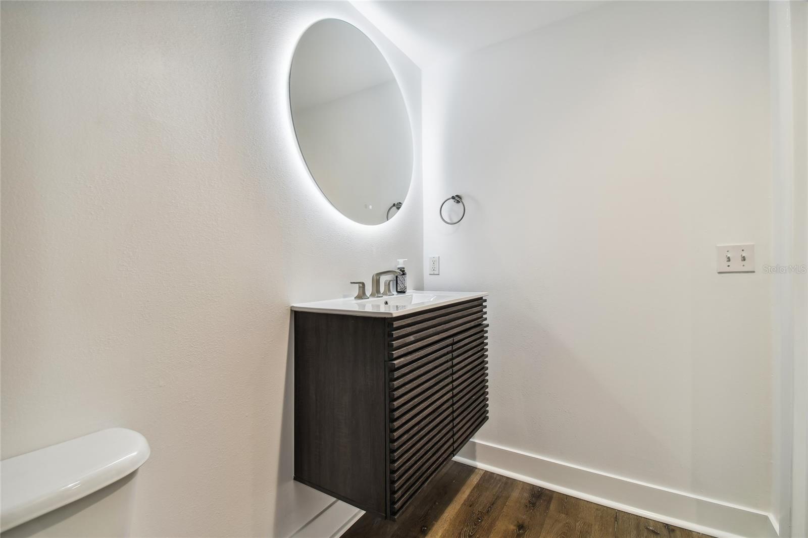 1621 E 4TH AVE #306 — photo 31