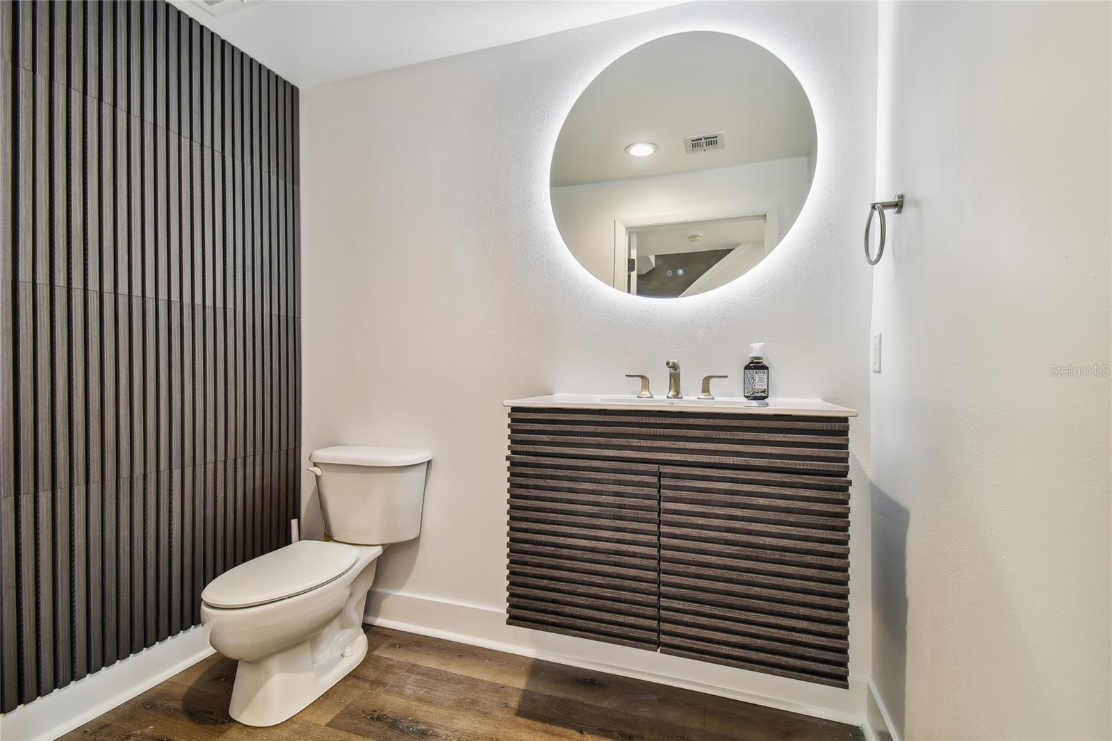 1621 E 4TH AVE #306 — photo 30