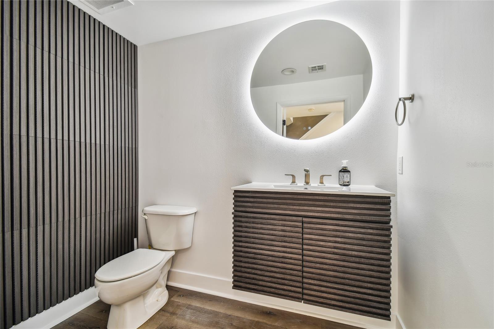 1621 E 4TH AVE #306 — photo 32