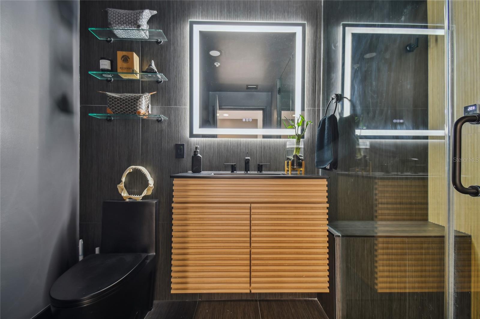 1621 E 4TH AVE #306 — photo 8