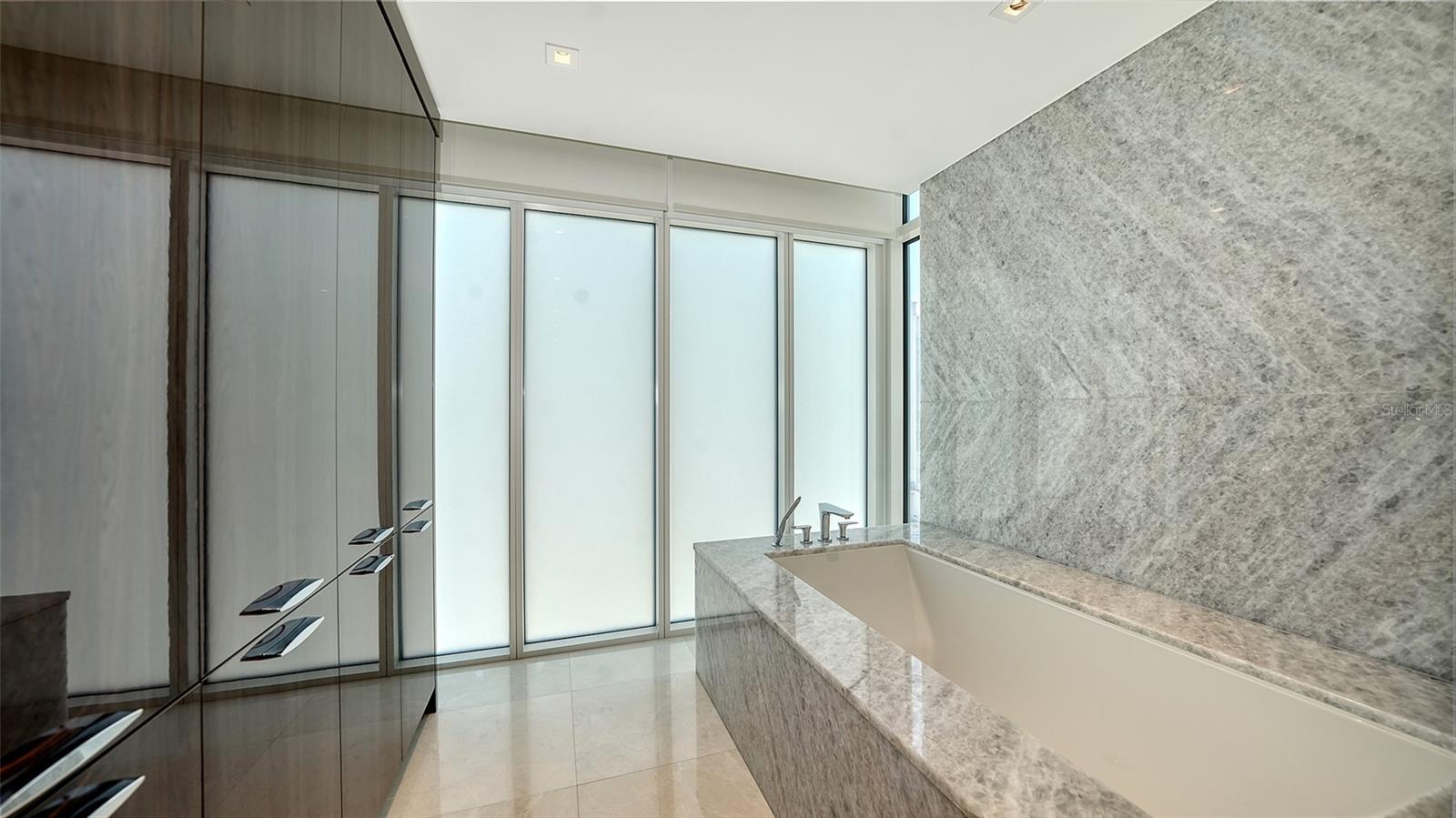280 GOLDEN GATE PT #600 — photo 30