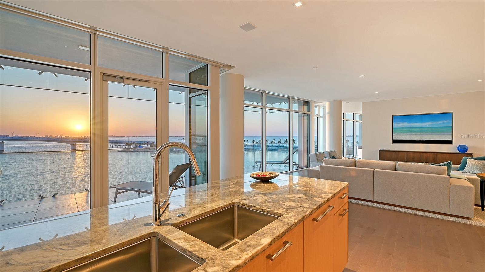 280 GOLDEN GATE PT #600 — photo 11