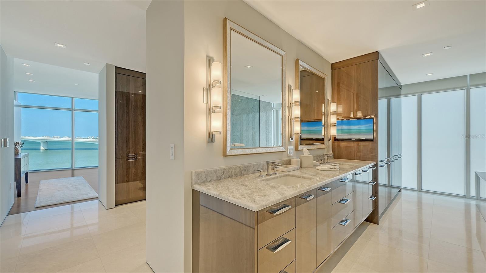 280 GOLDEN GATE PT #600 — photo 31