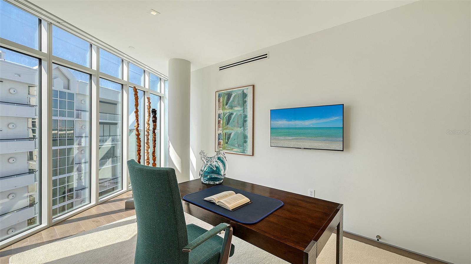 280 GOLDEN GATE PT #600 — photo 35