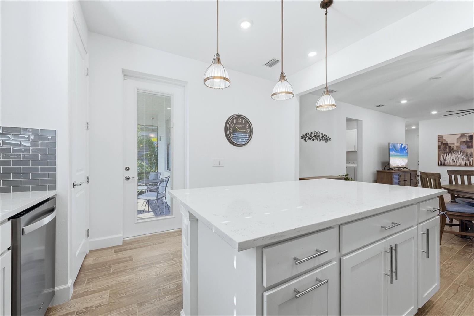 6247 BAYWOOD CT — photo 14