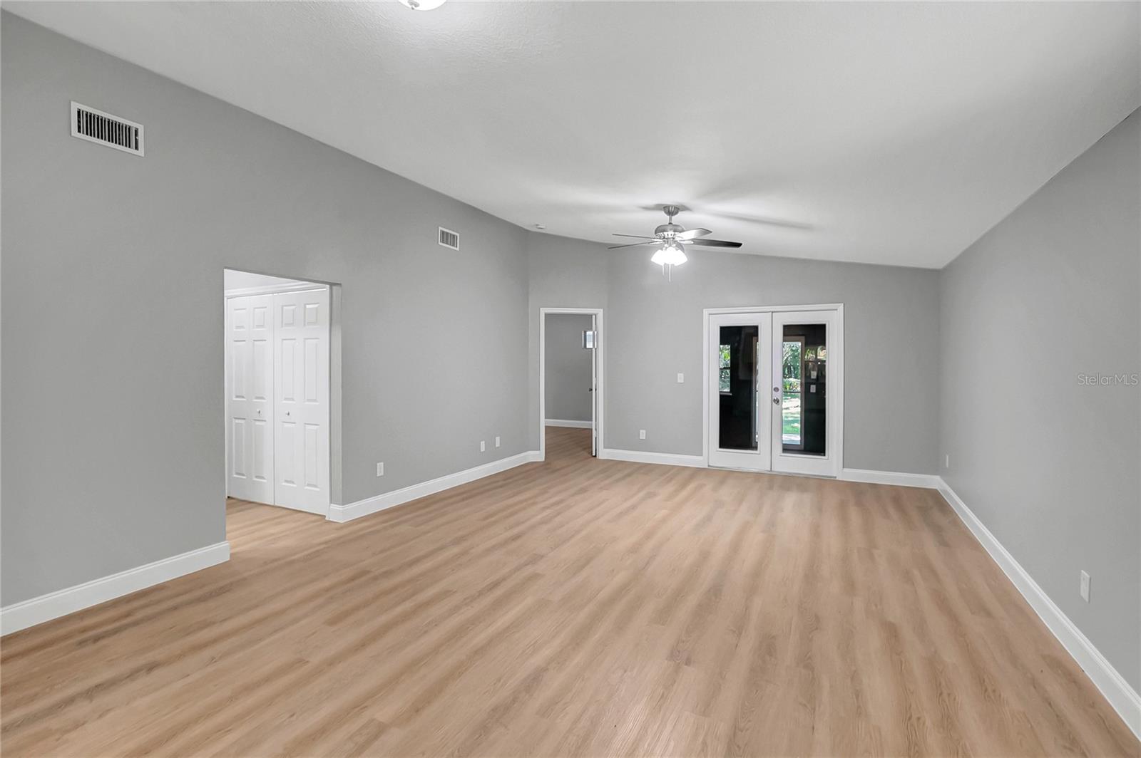 3419 E DIANA ST — photo 11