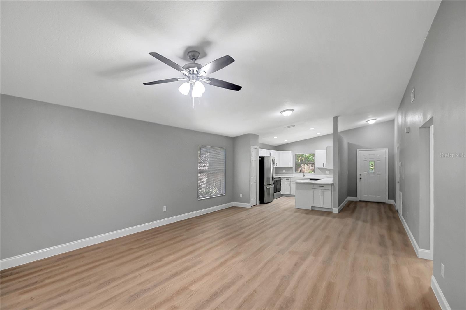 3419 E DIANA ST — photo 13