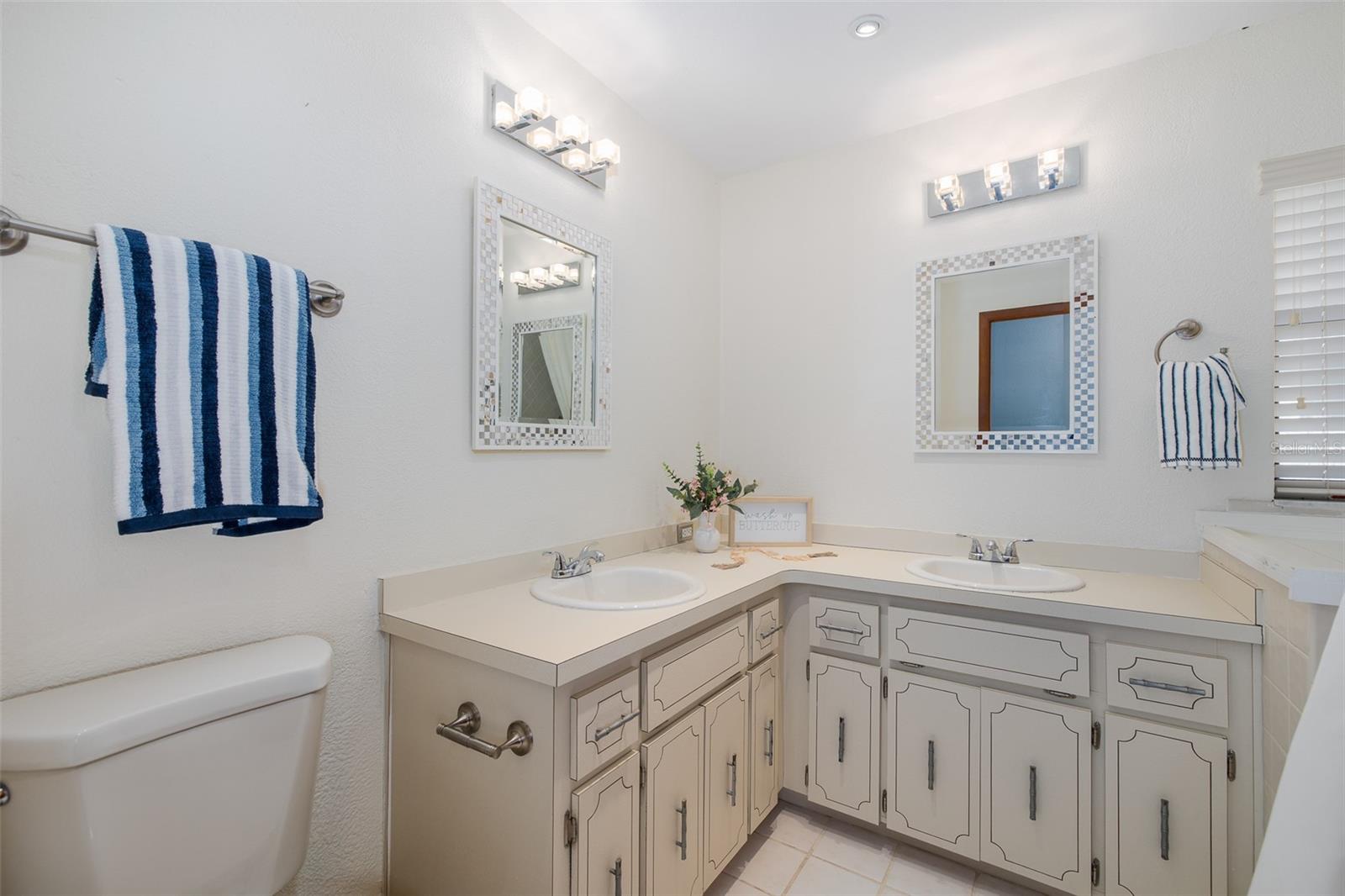 10235 LANDMARK DR — photo 34