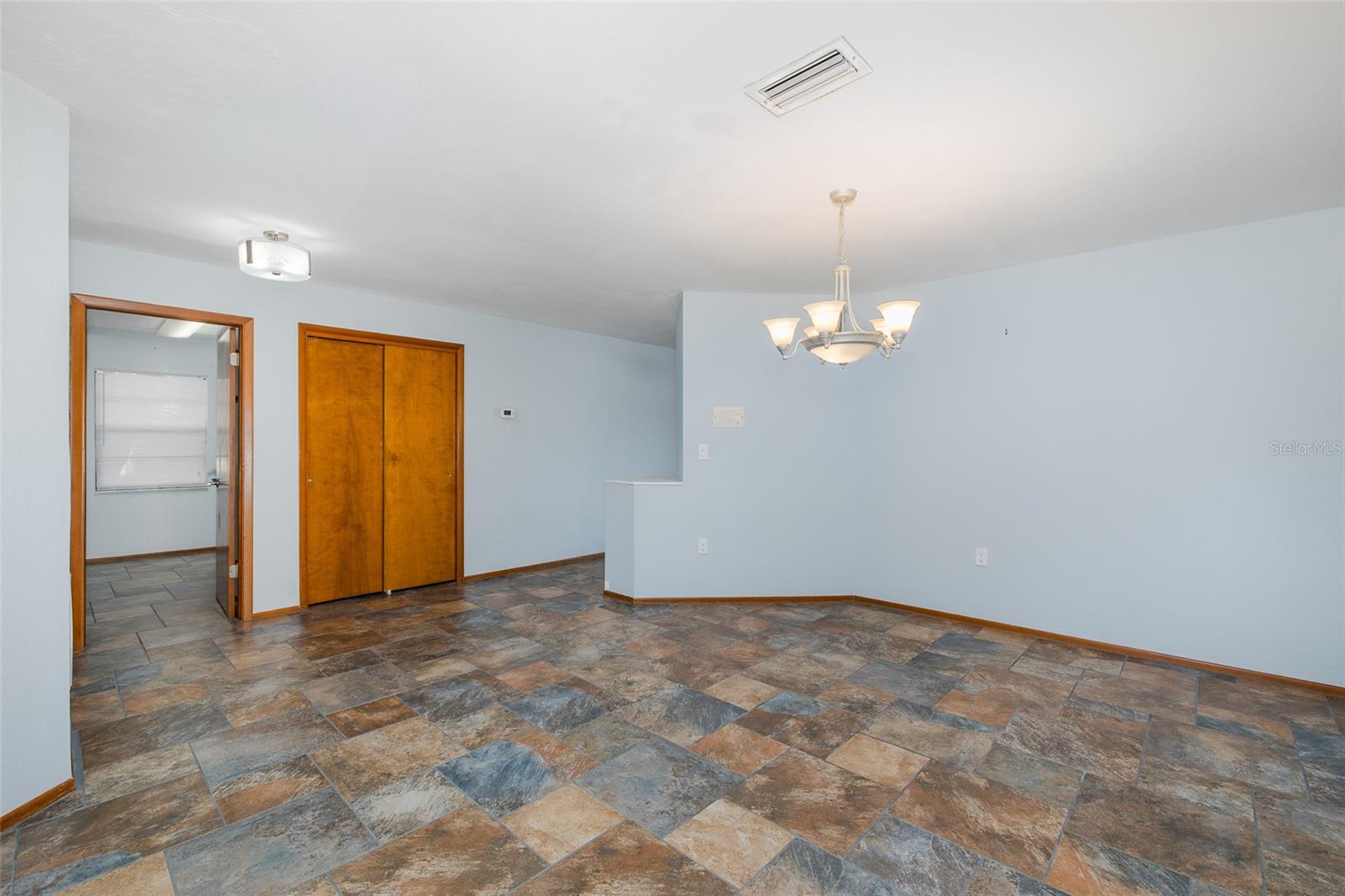 10235 LANDMARK DR — photo 12