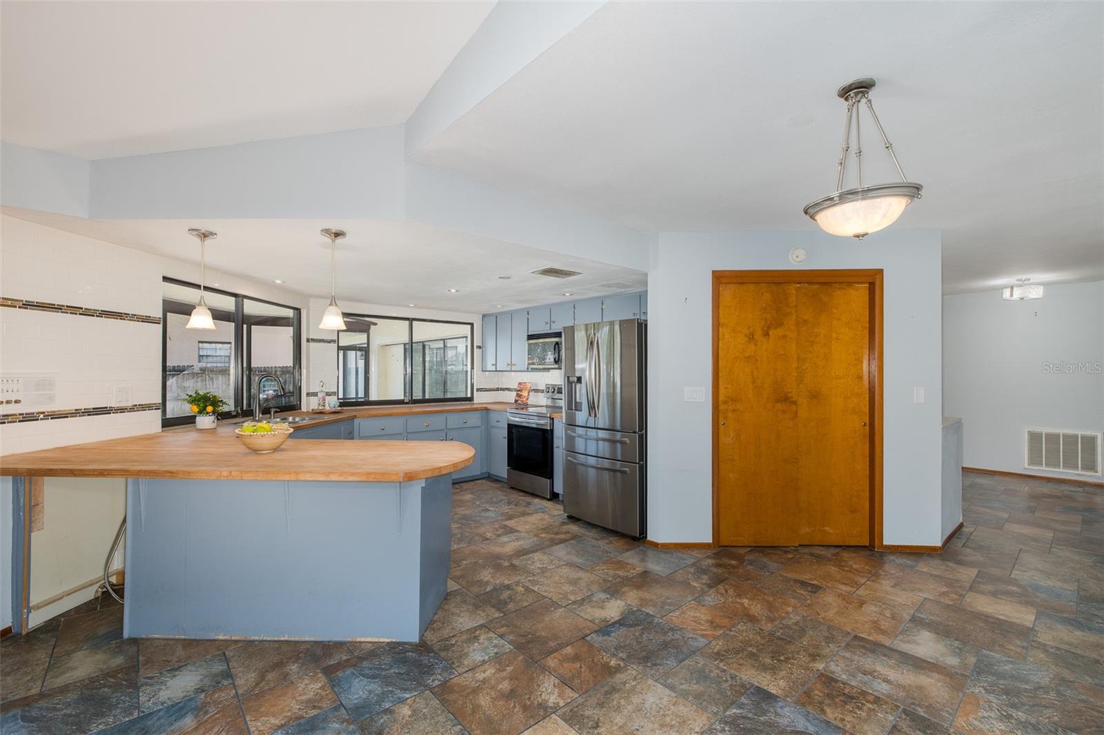 10235 LANDMARK DR — photo 26