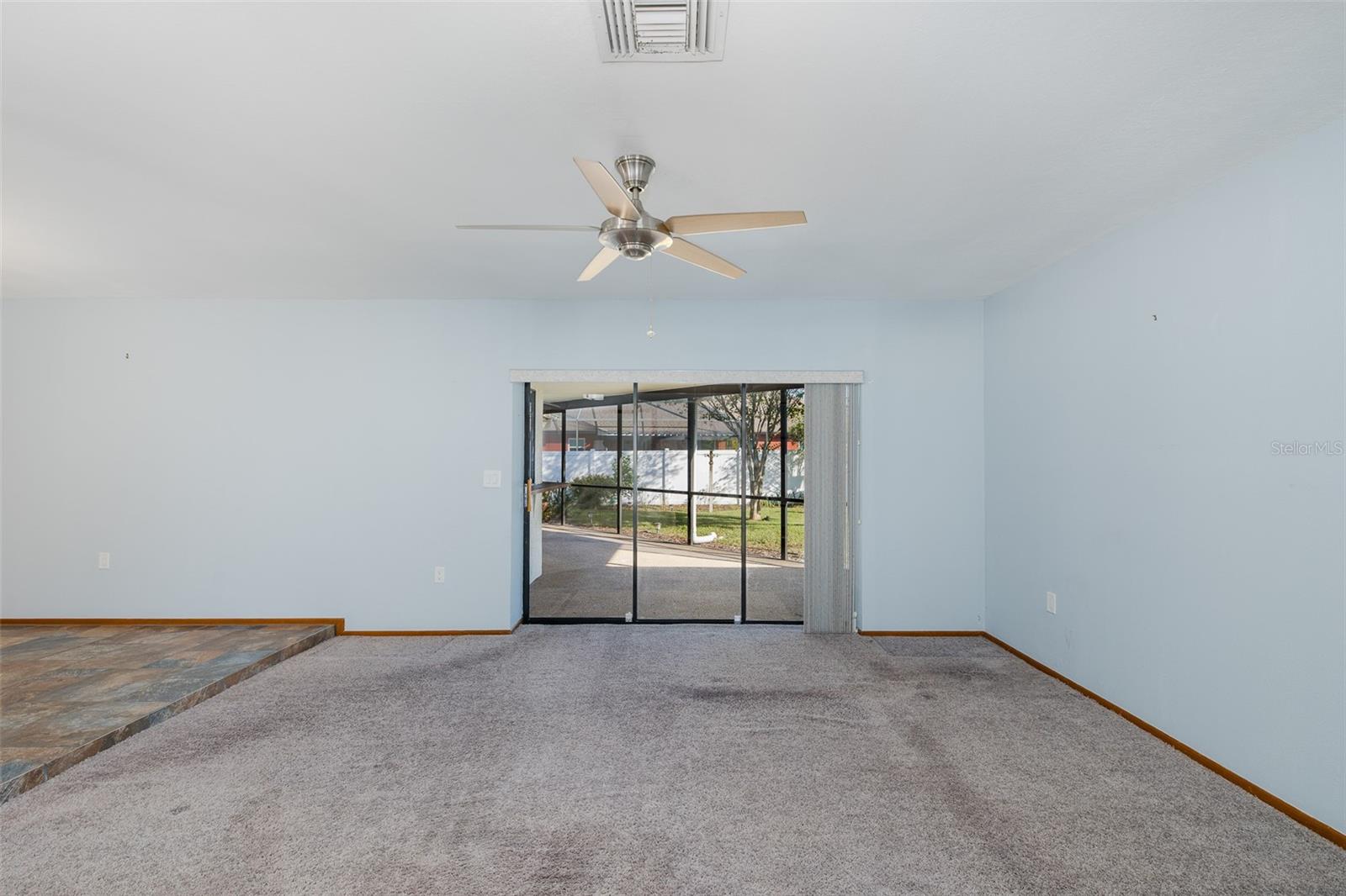 10235 LANDMARK DR — photo 10