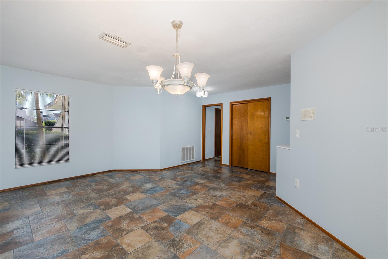 10235 LANDMARK DR — photo 11