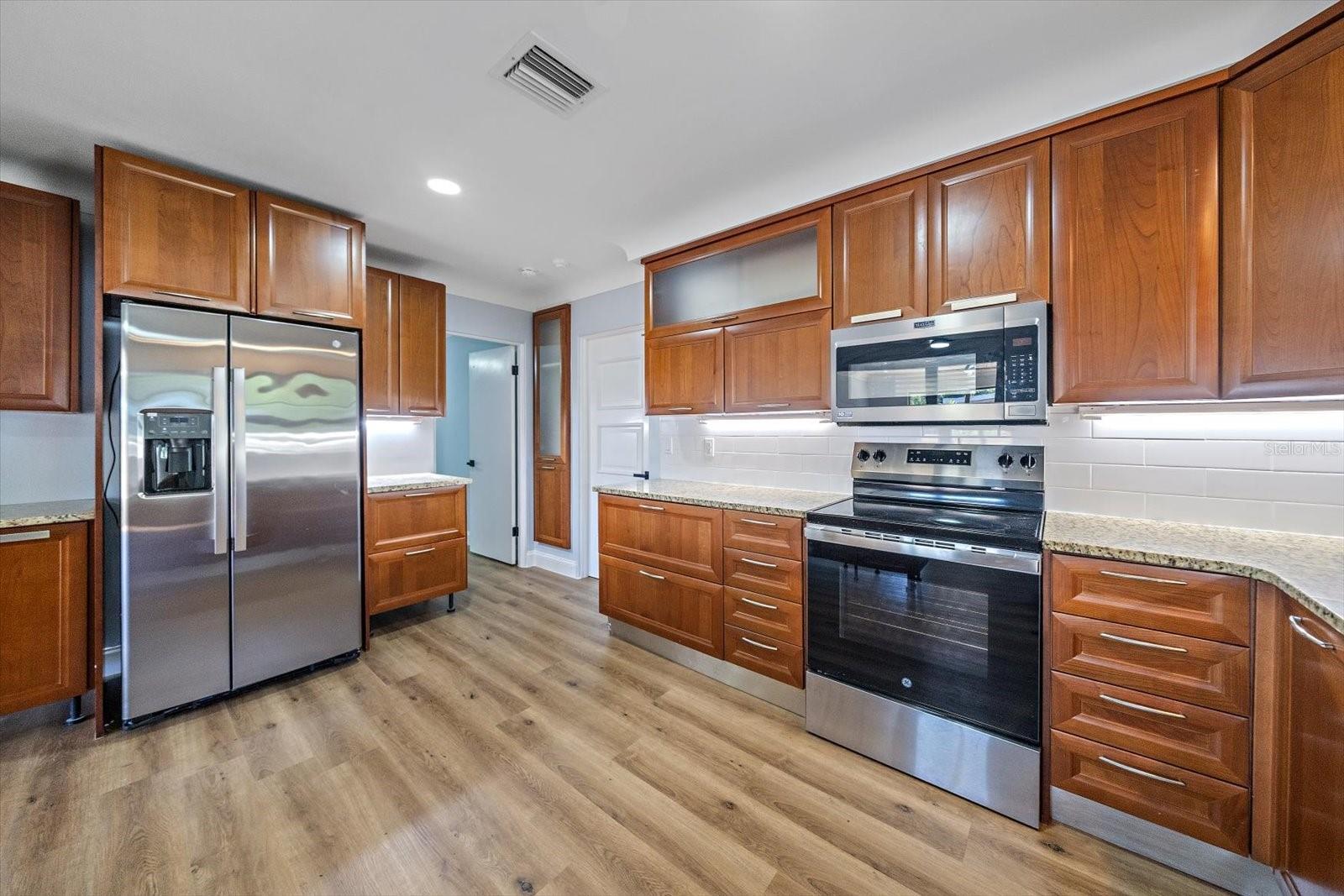 3372 WEBBER ST — photo 6