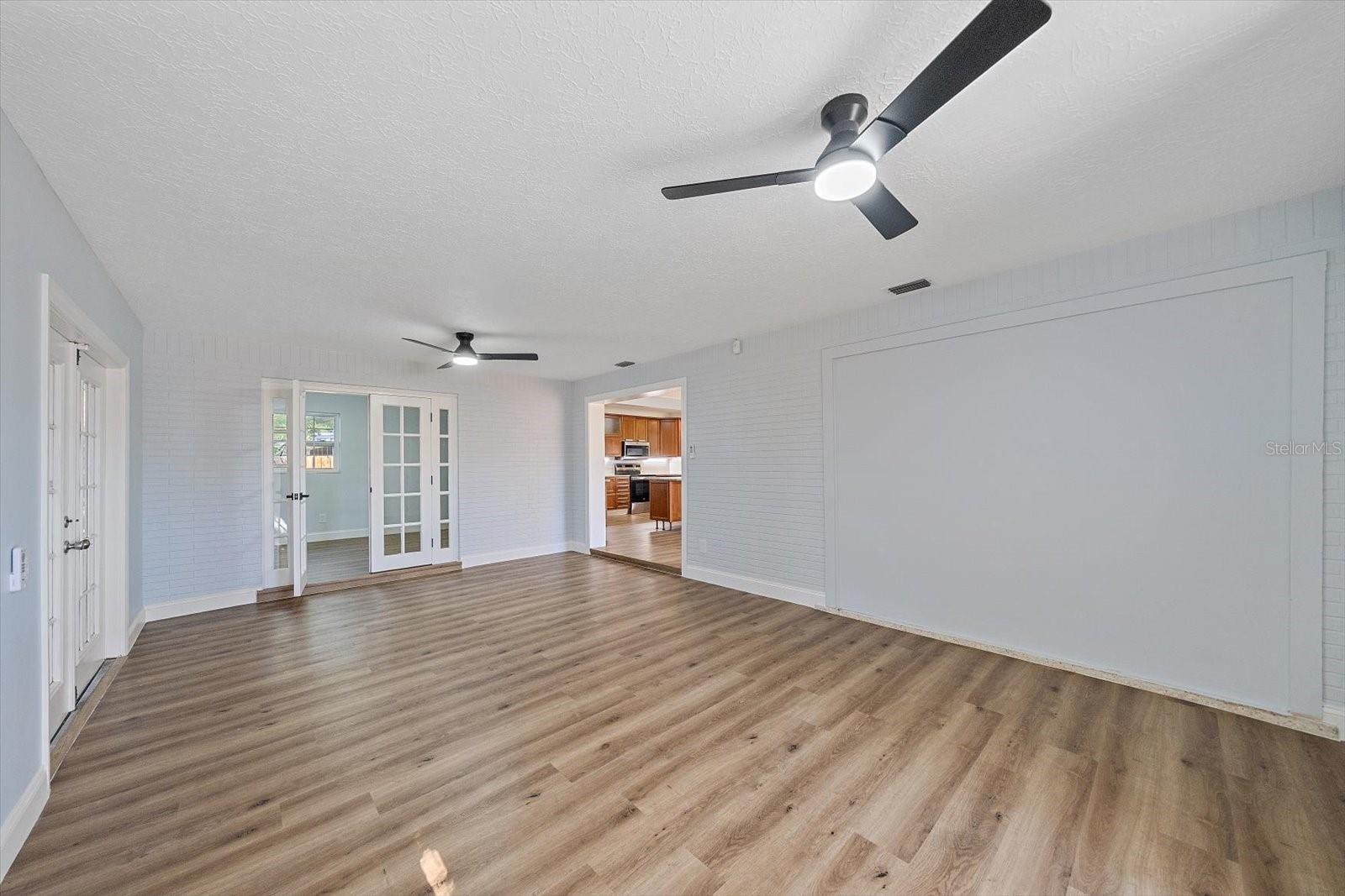 3372 WEBBER ST — photo 24