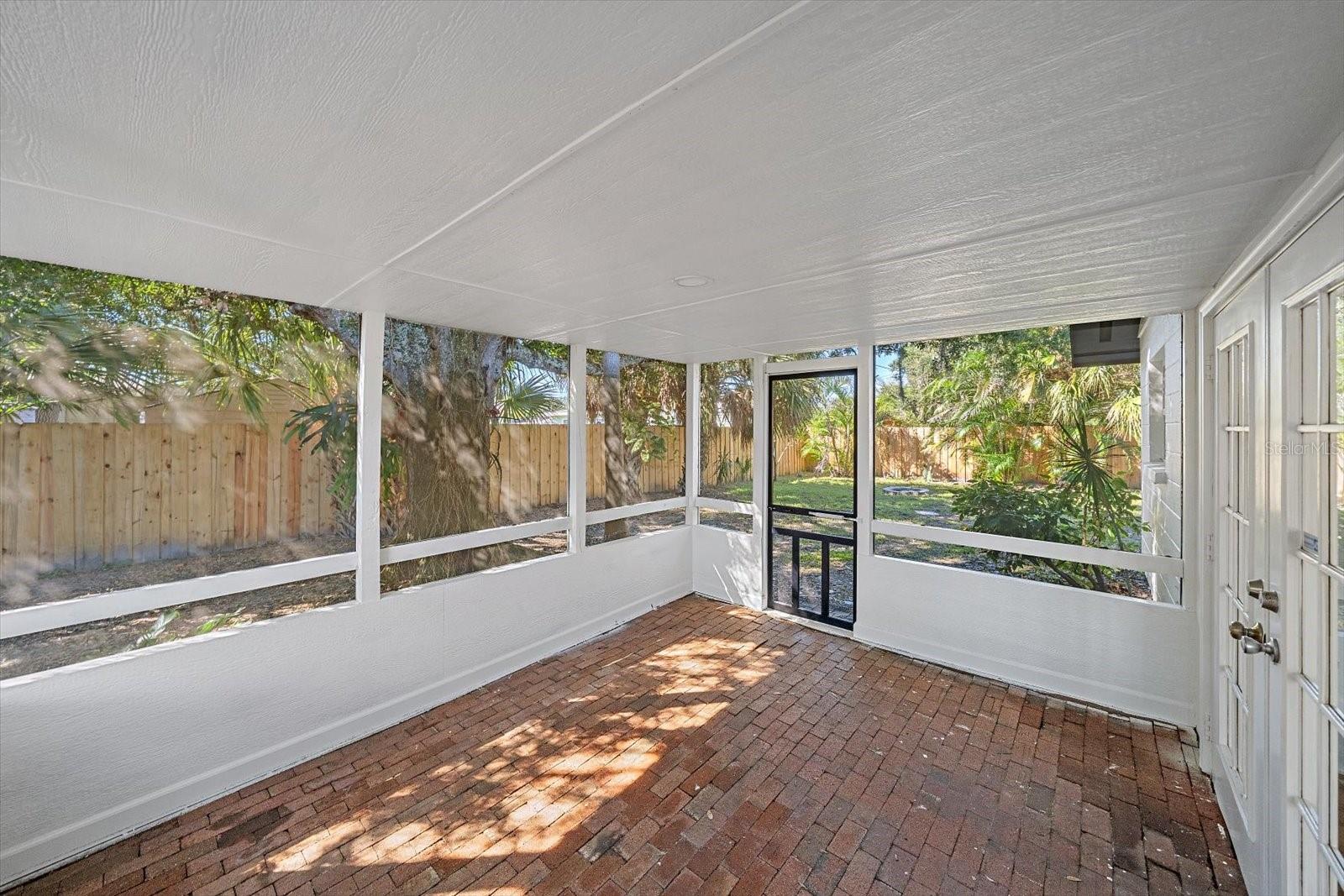 3372 WEBBER ST — photo 17
