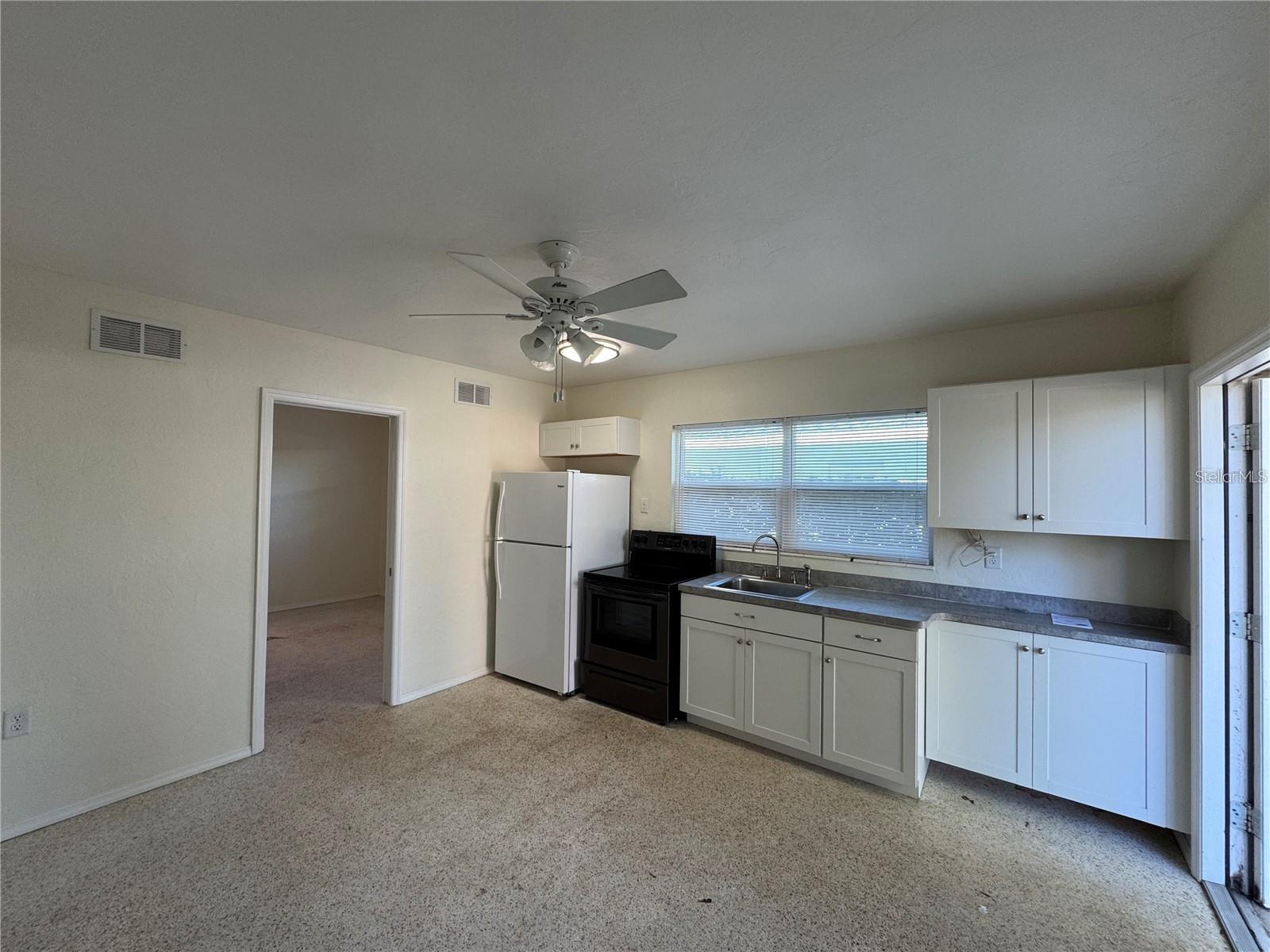 1400 THE RIALTO #G — photo 3