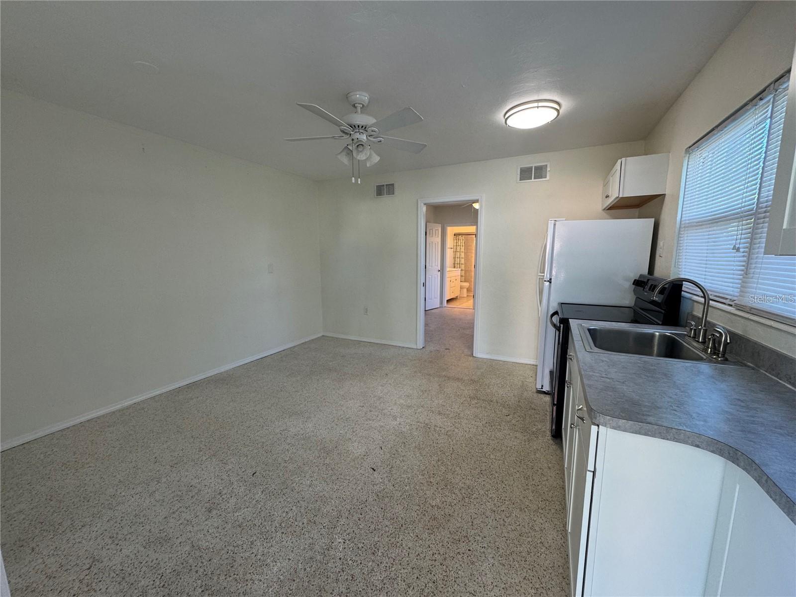 1400 THE RIALTO #G — photo 2
