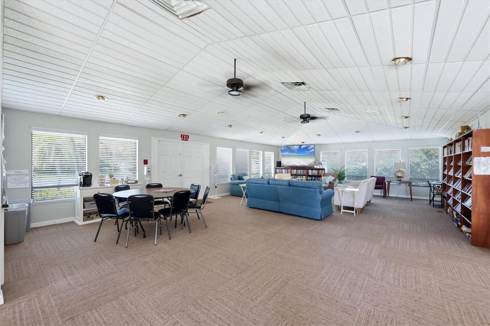 3981 WILSHIRE CIR E #195 — photo 55