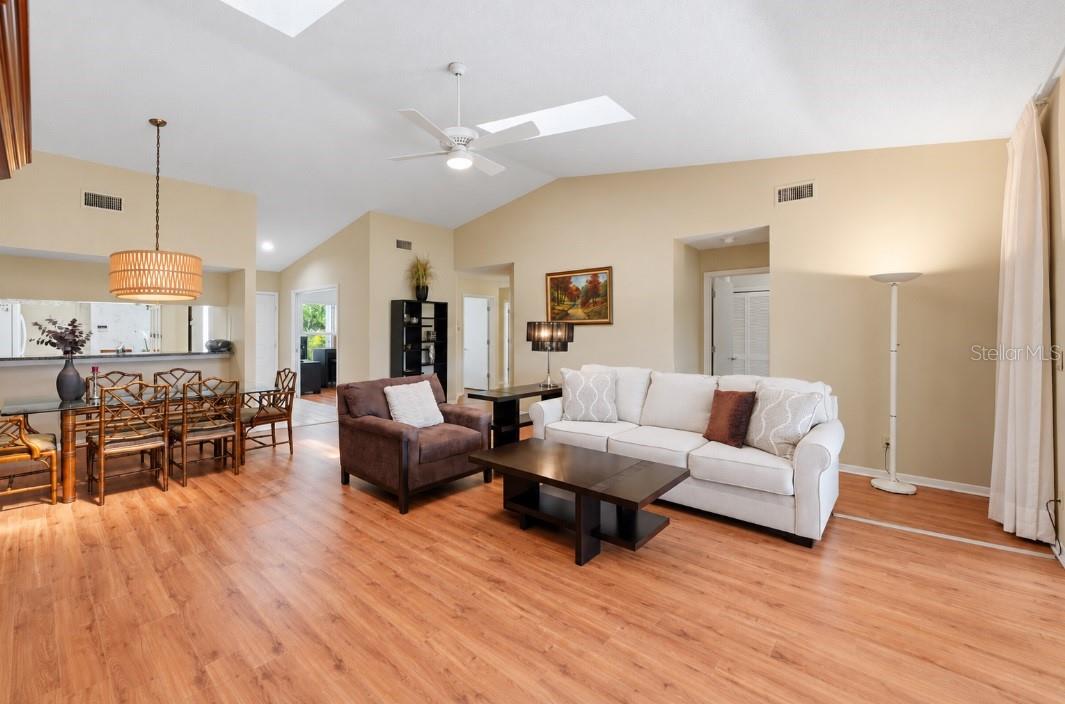 3981 WILSHIRE CIR E #195 — photo 11