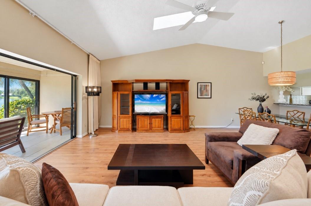 3981 WILSHIRE CIR E #195 — photo 10