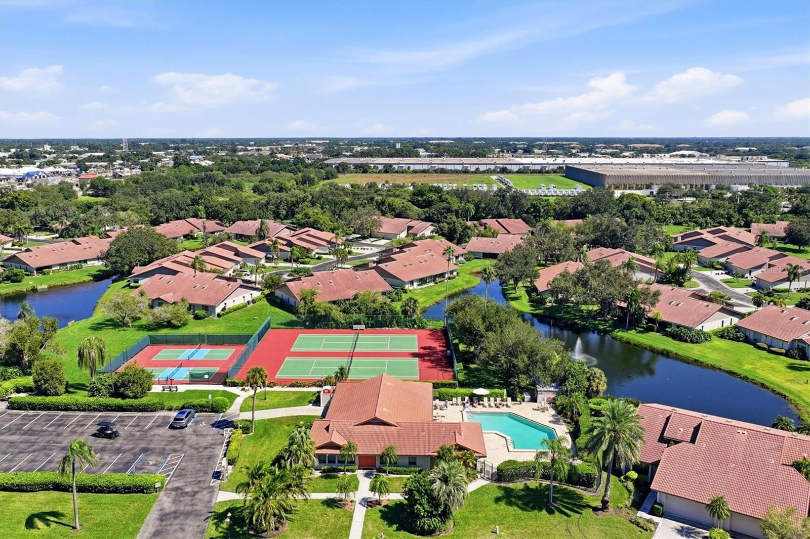 3981 WILSHIRE CIR E #195 — photo 44