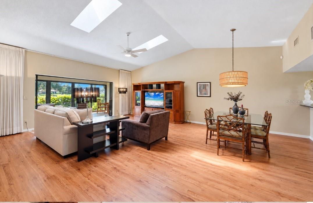 3981 WILSHIRE CIR E #195 — photo 6