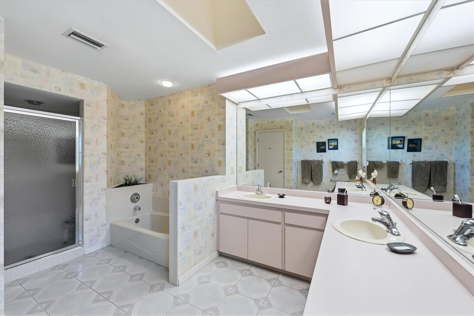3981 WILSHIRE CIR E #195 — photo 25